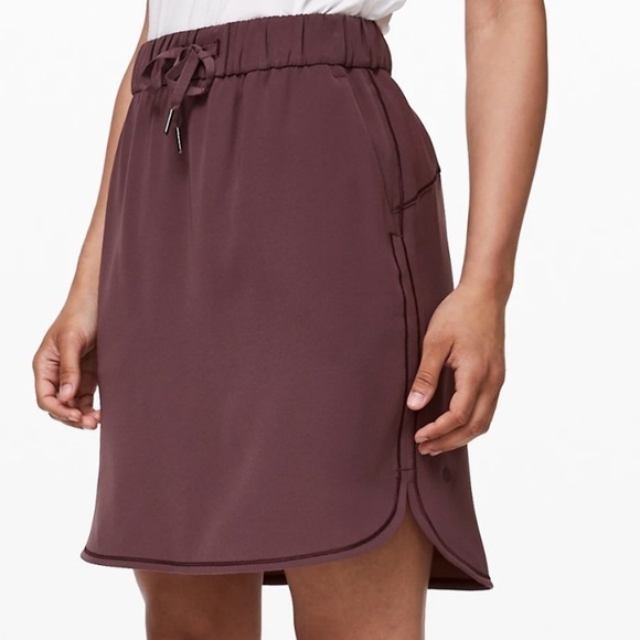 lululemon athletica Dresses & Skirts - Lululemon On the Fly Skirt Woven: Cherry Cola